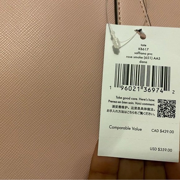 Good for office carry on,fit’s a laptop very easily as it’s generous in size. - Picture 4 of 8